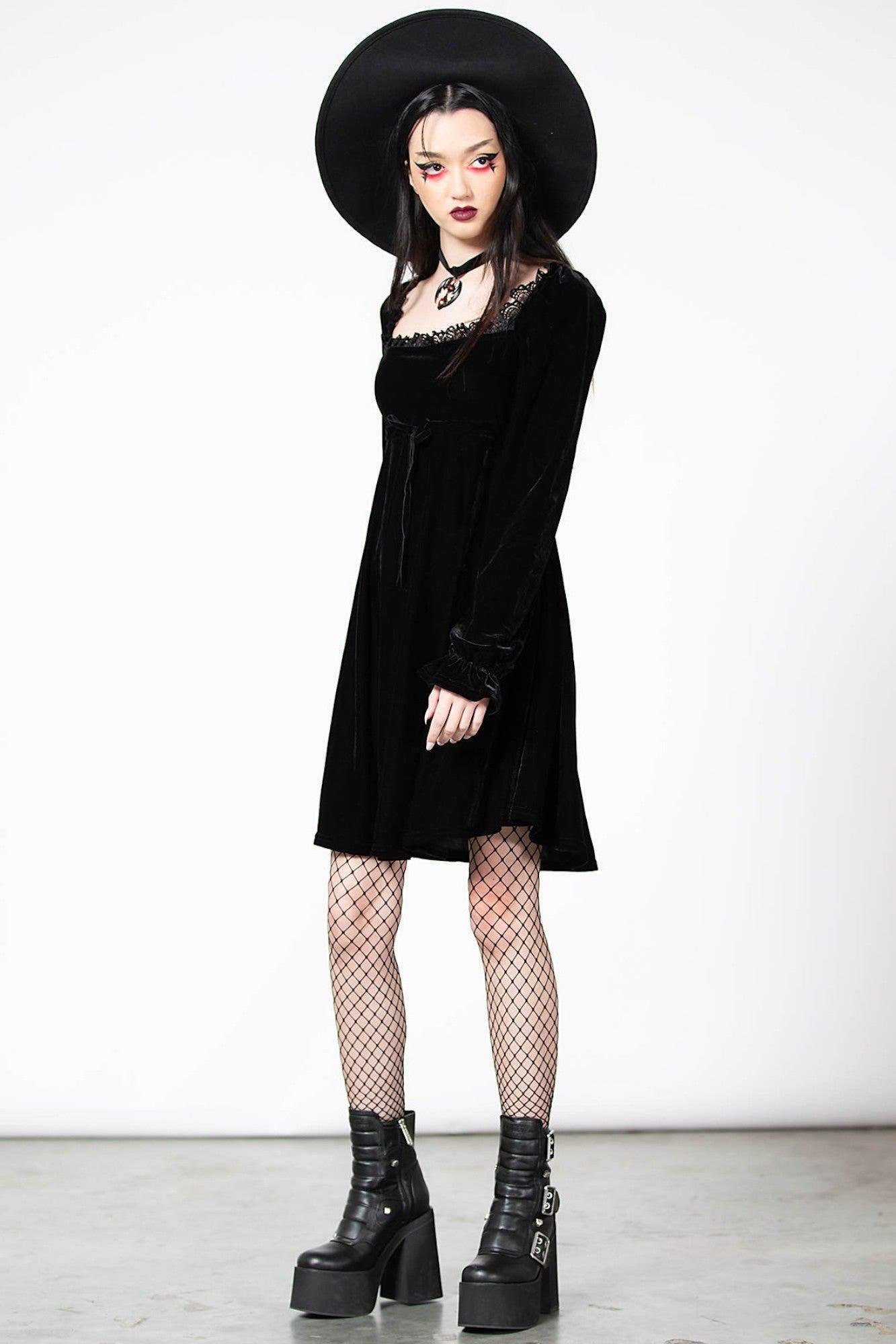 Imperia Long Sleeve Velvet Dress [B] Female Product Image