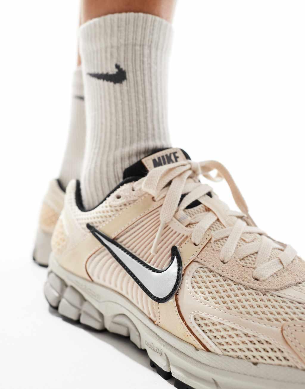 Nike Vomero 5 sneakers in beige, off white and silver Product Image