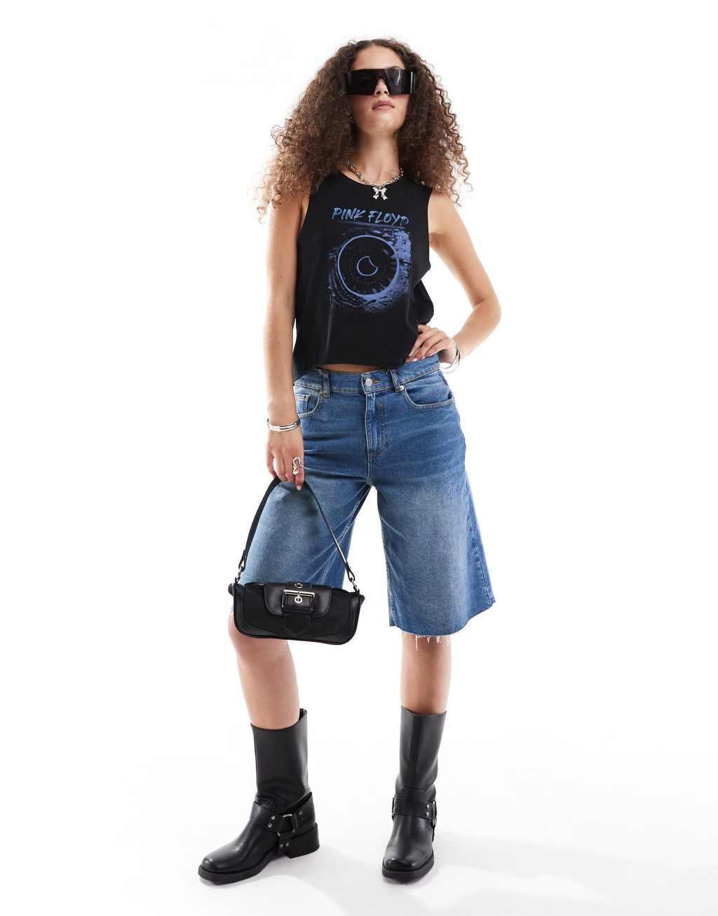 Noisy May oversized tank top with Pink Floyd print in black Product Image