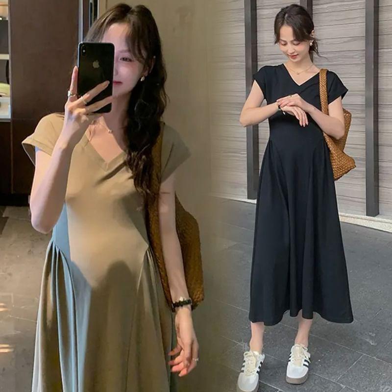 Maternity Short Sleeve V-Neck Plain A-Line Midi Dress Product Image