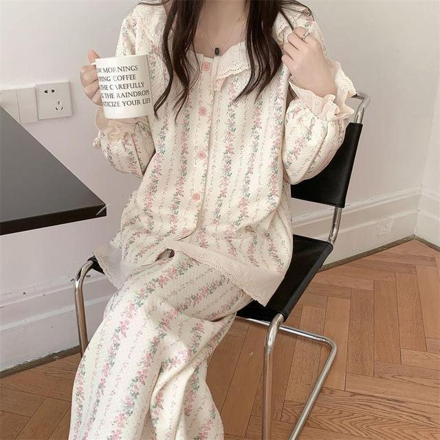 Pajama Set: Long-Sleeve Floral Print Lace Ruffle Button-Up Top + Pants Product Image