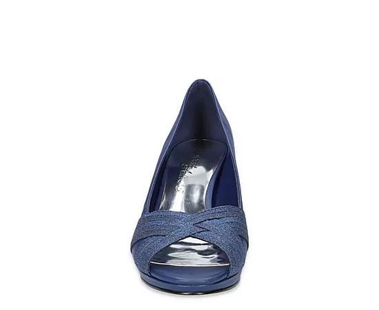 Easy Street Womens Lavish Pump Product Image