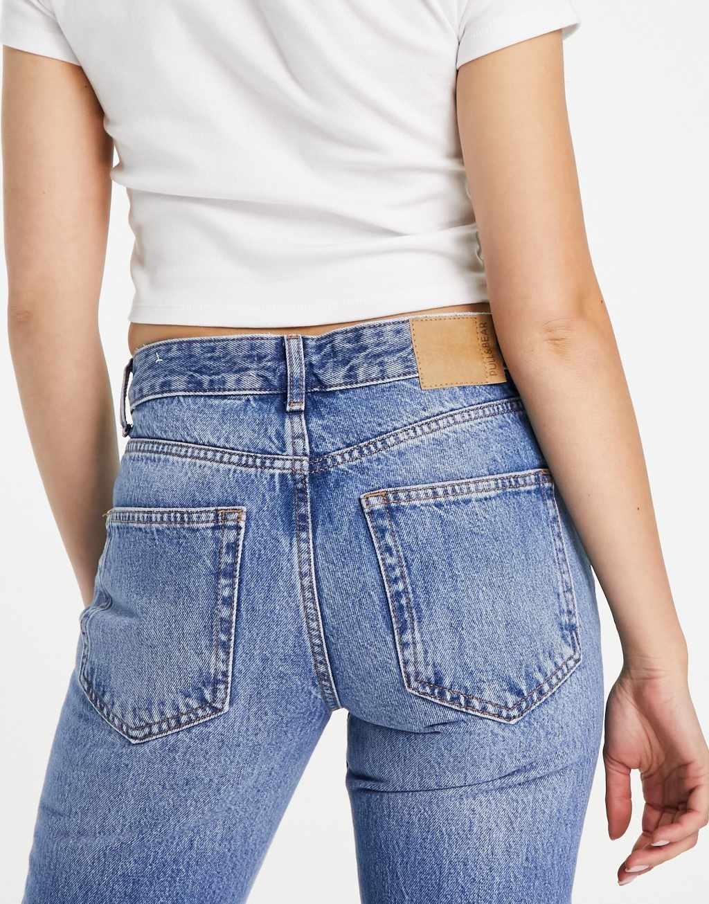 Pull&Bear mid rise straight leg jeans in mid blue Product Image