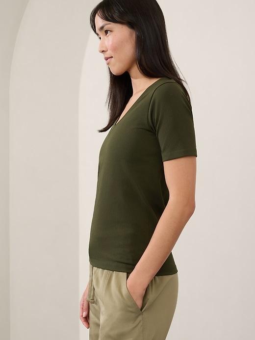 Renew Seamless V-Neck Tee Product Image