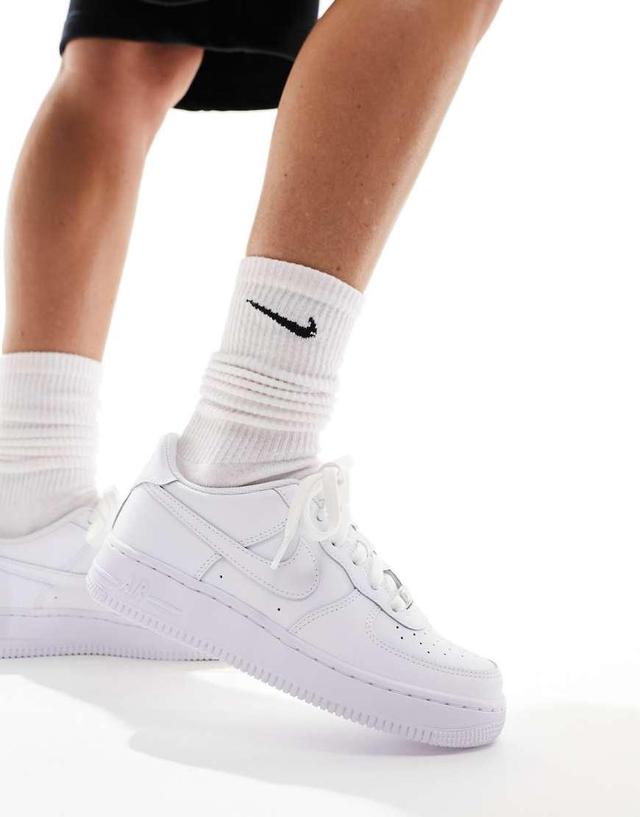 Nike Womens Air Force 1 '07 in White. - size 8.5 (also in 10, 10.5, 11, 12, 6, 6.5, 7, 7.5, 8, 9, 9.5) Product Image