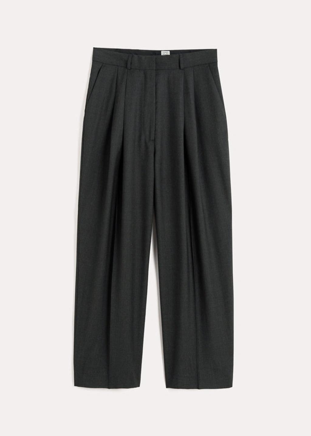 Toteme Cropped Trousers In Black Product Image