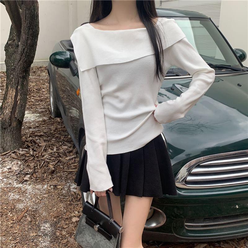 Long Sleeve Boat Neck Plain Knit Top Product Image