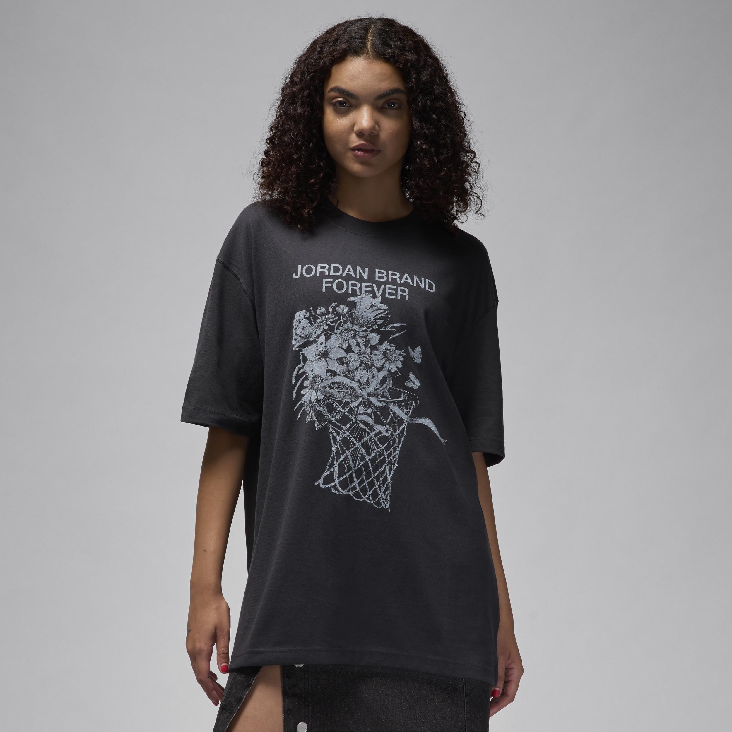 Women's Jordan Oversized Graphic T-Shirt Product Image