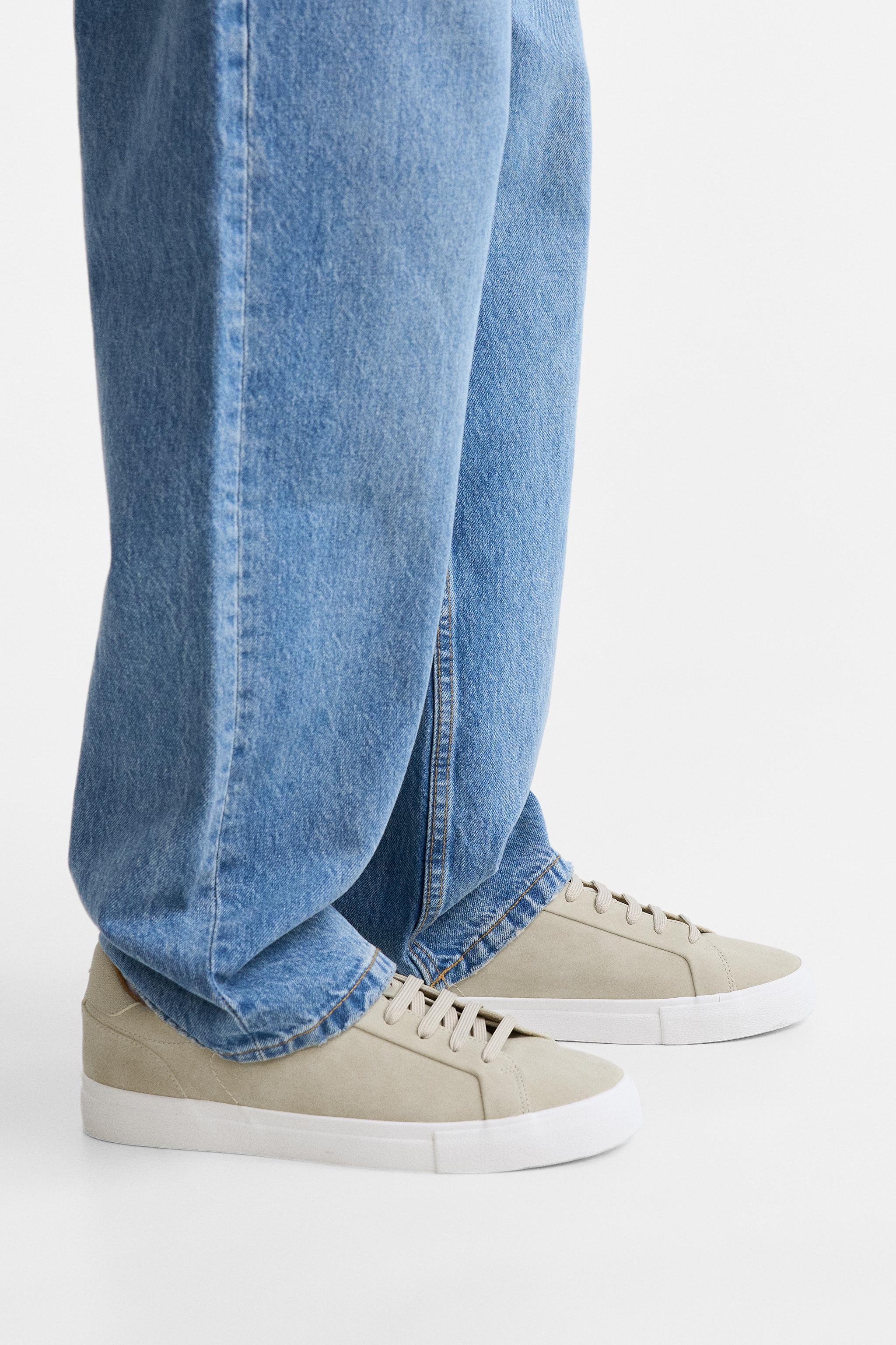 BASIC SNEAKERS Product Image