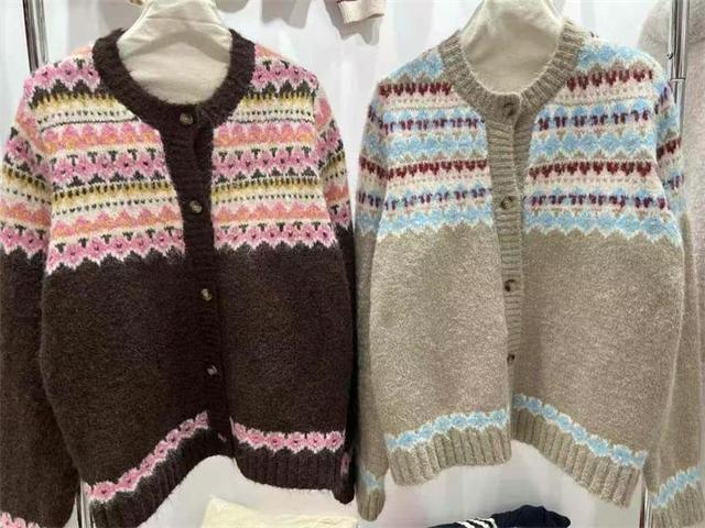 Round Neck Patterned Cardigan Product Image