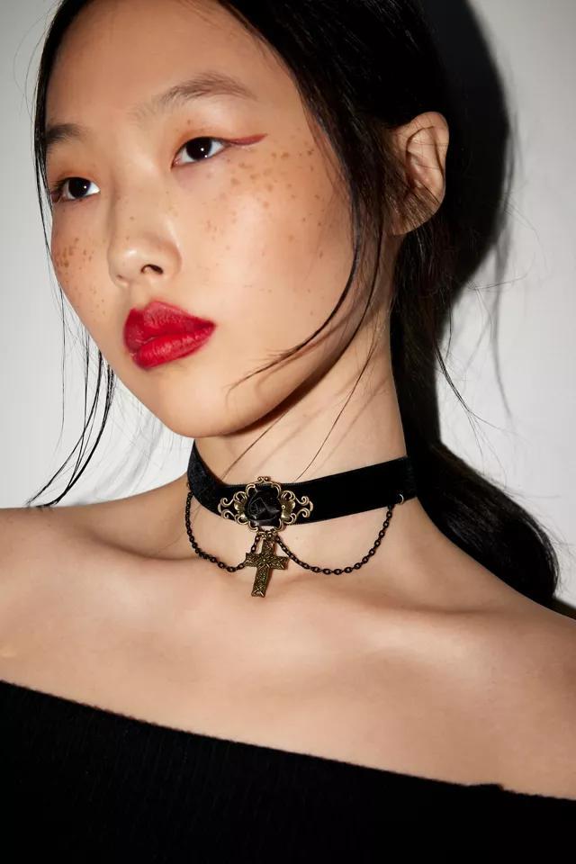 Alice Rosette Cross Choker Necklace Product Image