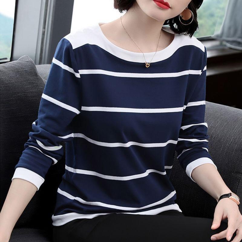 Long-Sleeve Round Neck Striped T-Shirt Product Image