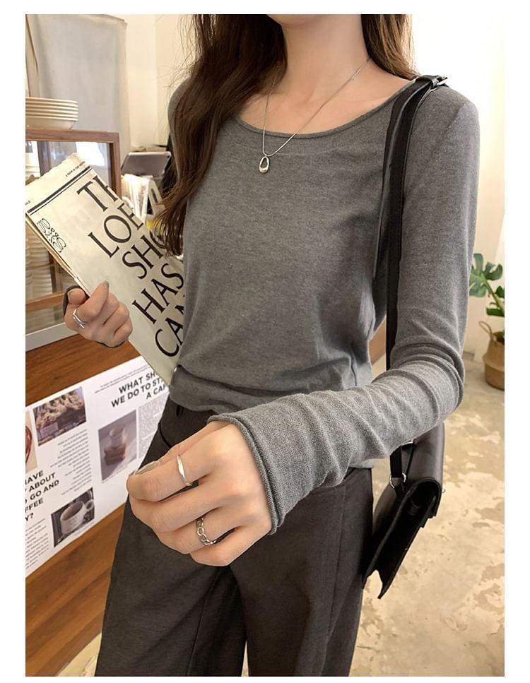 Long-Sleeve Crewneck Plain Knit Top Product Image