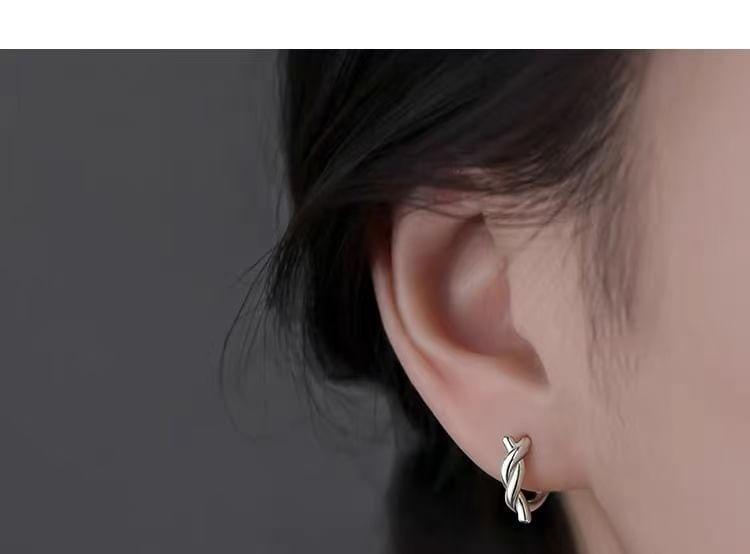 Twisted Hoop Earring Product Image