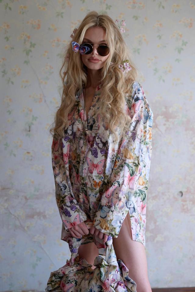 The Butterfly Botanics Big Blouse Product Image