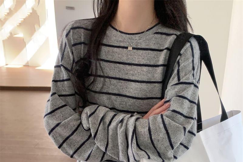 Long-Sleeve Crew Neck Striped T-Shirt Product Image