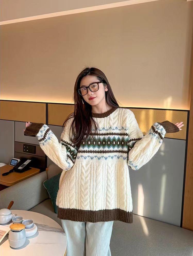 Round Neck Patterned Cable-Knit Sweater Product Image