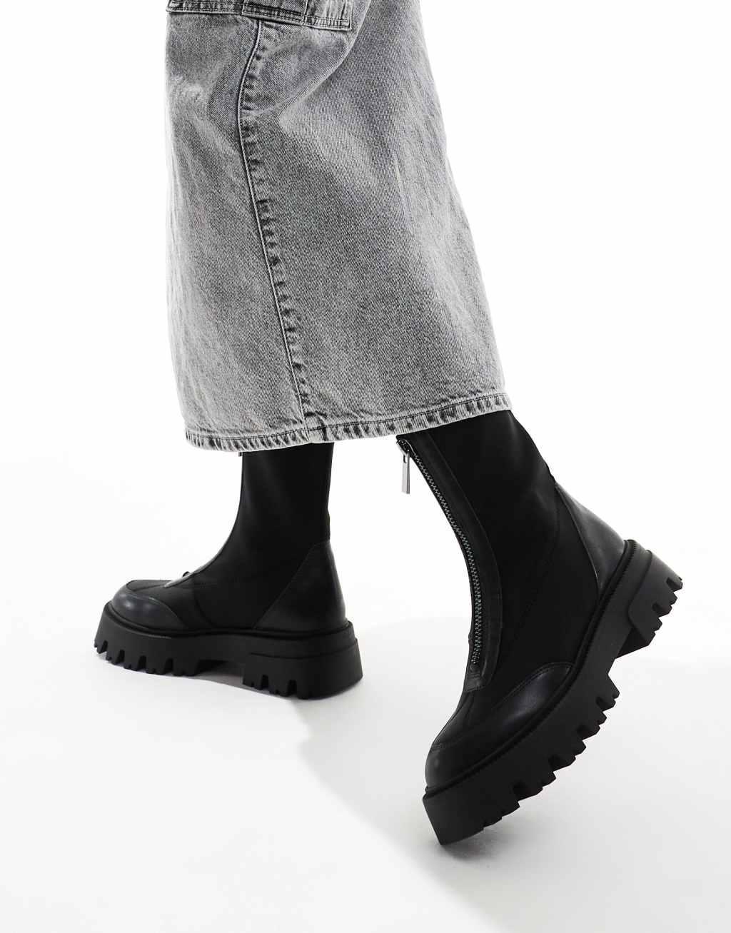 Stradivarius zip detail chunky flat boot in black Product Image