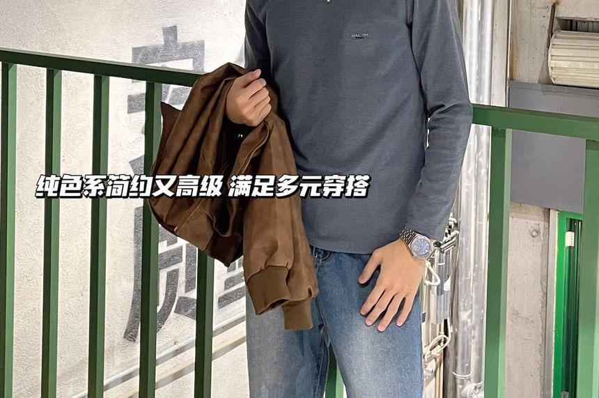 Long-Sleeve Round Neck Slim Fit T-Shirt Product Image