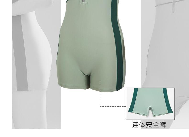 Short-Sleeve Color Block Rashguard Product Image