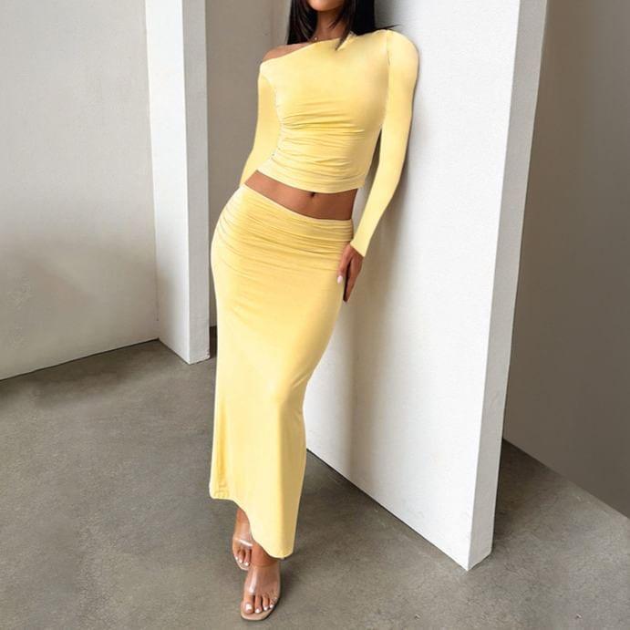 Set: Cold-Shoulder Long-Sleeve Plain Crop Tee + Low Waist Midi Mermaid Skirt Product Image