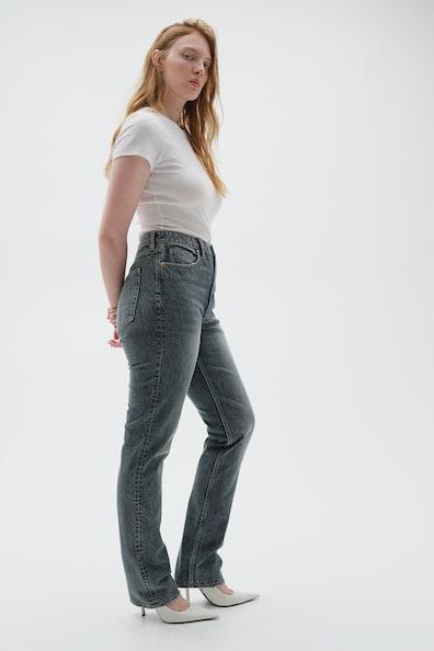 Curvy Fit Slim High Jeans Product Image