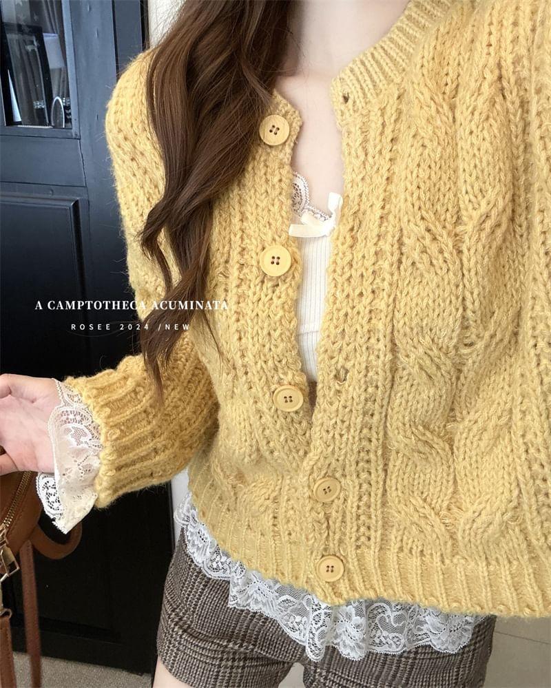 Cable-Knit Cropped Cardigan / Lace-Trim V-Neck T-Shirt Product Image