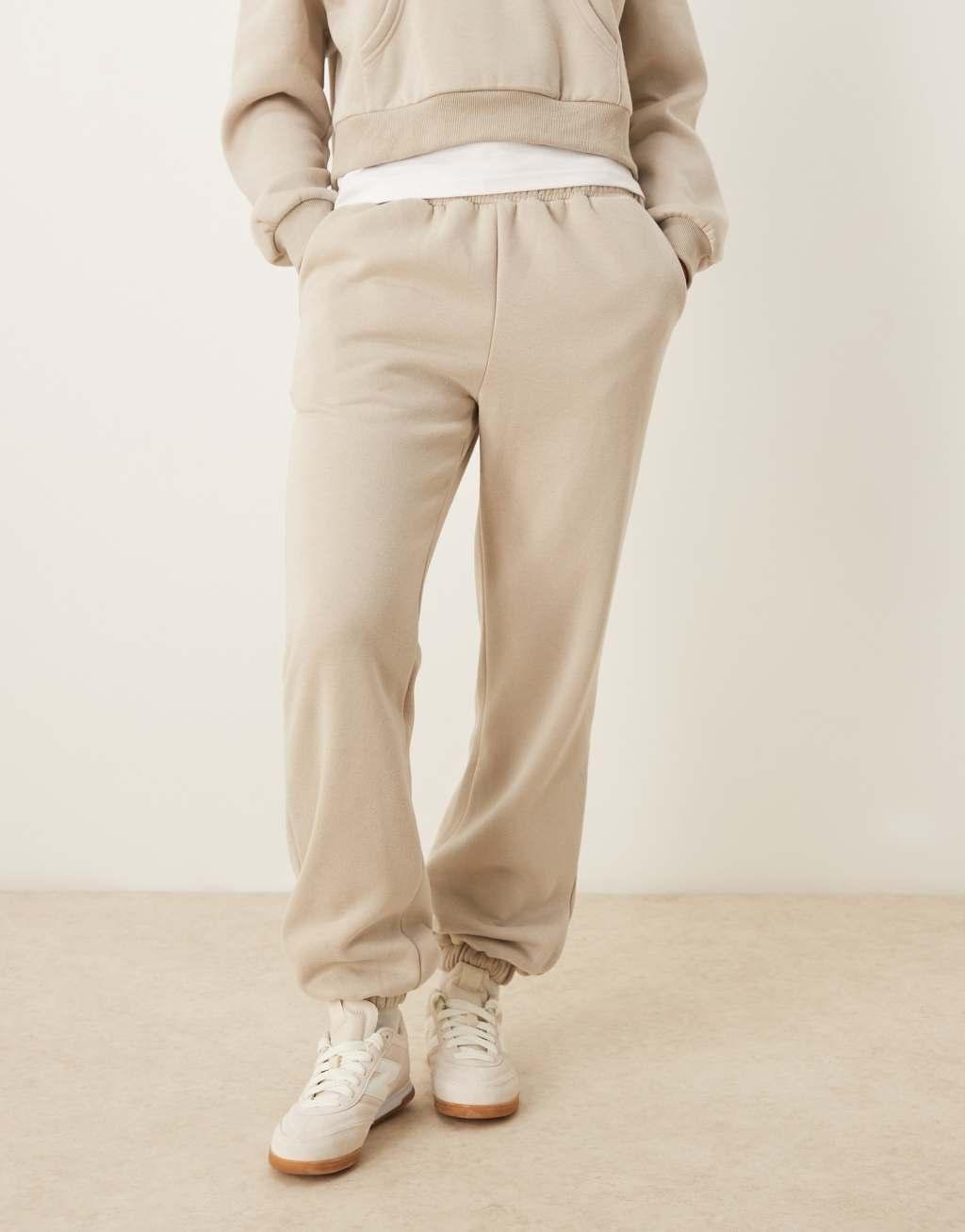 Urban Threads lounge sweatpants in beige Product Image