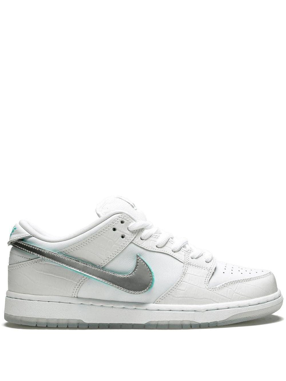 X Diamond Supply Co. Dunk Low Pro Og Qs Sneakers In White Product Image