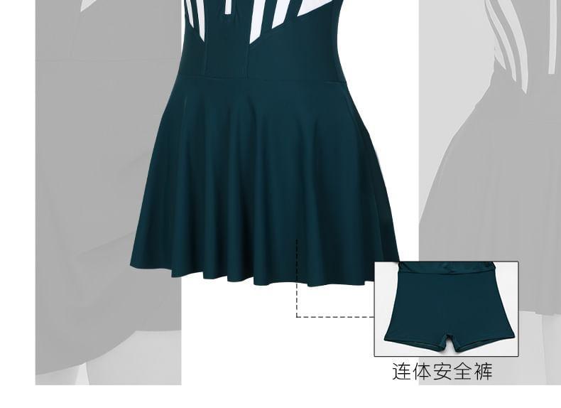 Short-Sleeve Color Block Swim Dress Product Image