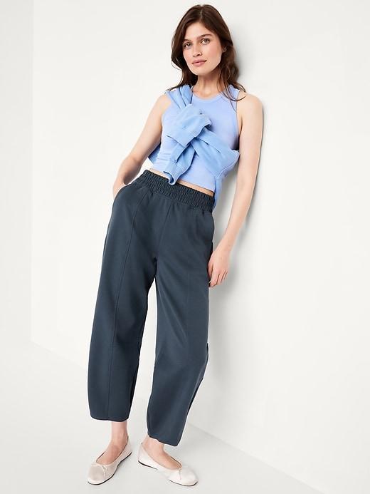 High-Waisted Dynamic Fleece Barrel-Leg Pants Product Image