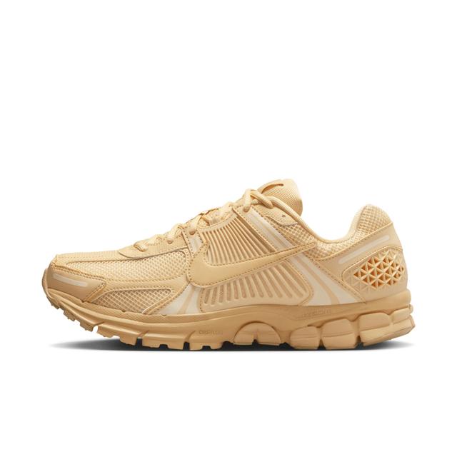 Nike Mens Zoom Vomero 5 Shoes Product Image