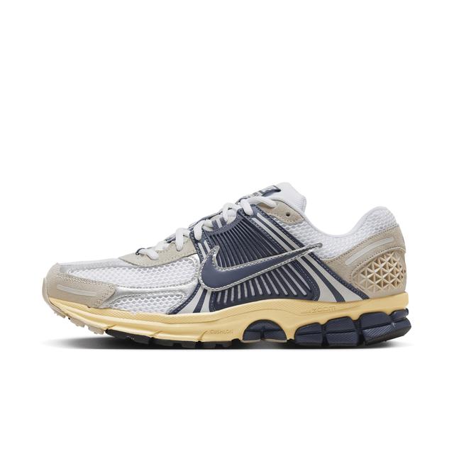 Nike Men's Zoom Vomero 5 Shoes Product Image