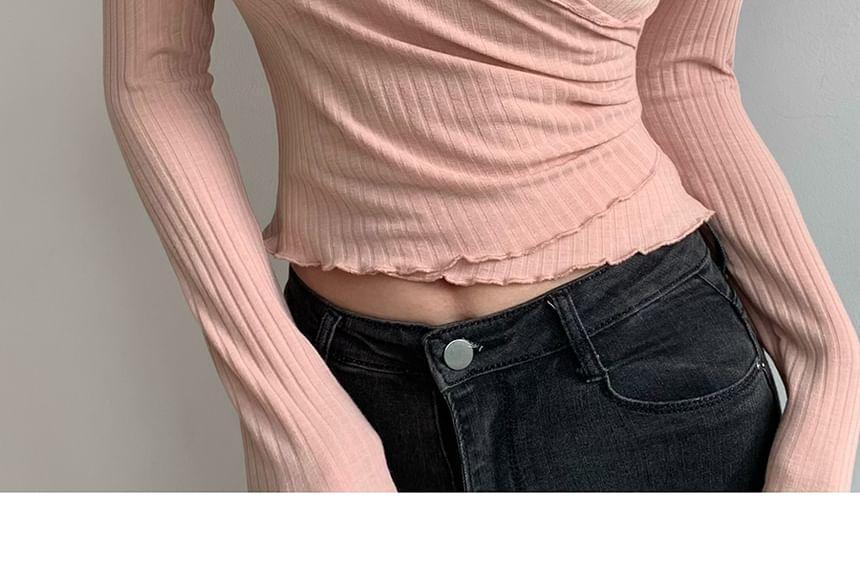 Long-Sleeve V-Neck Plain Lettuce Edge Ribbed Cropped T-Shirt Product Image