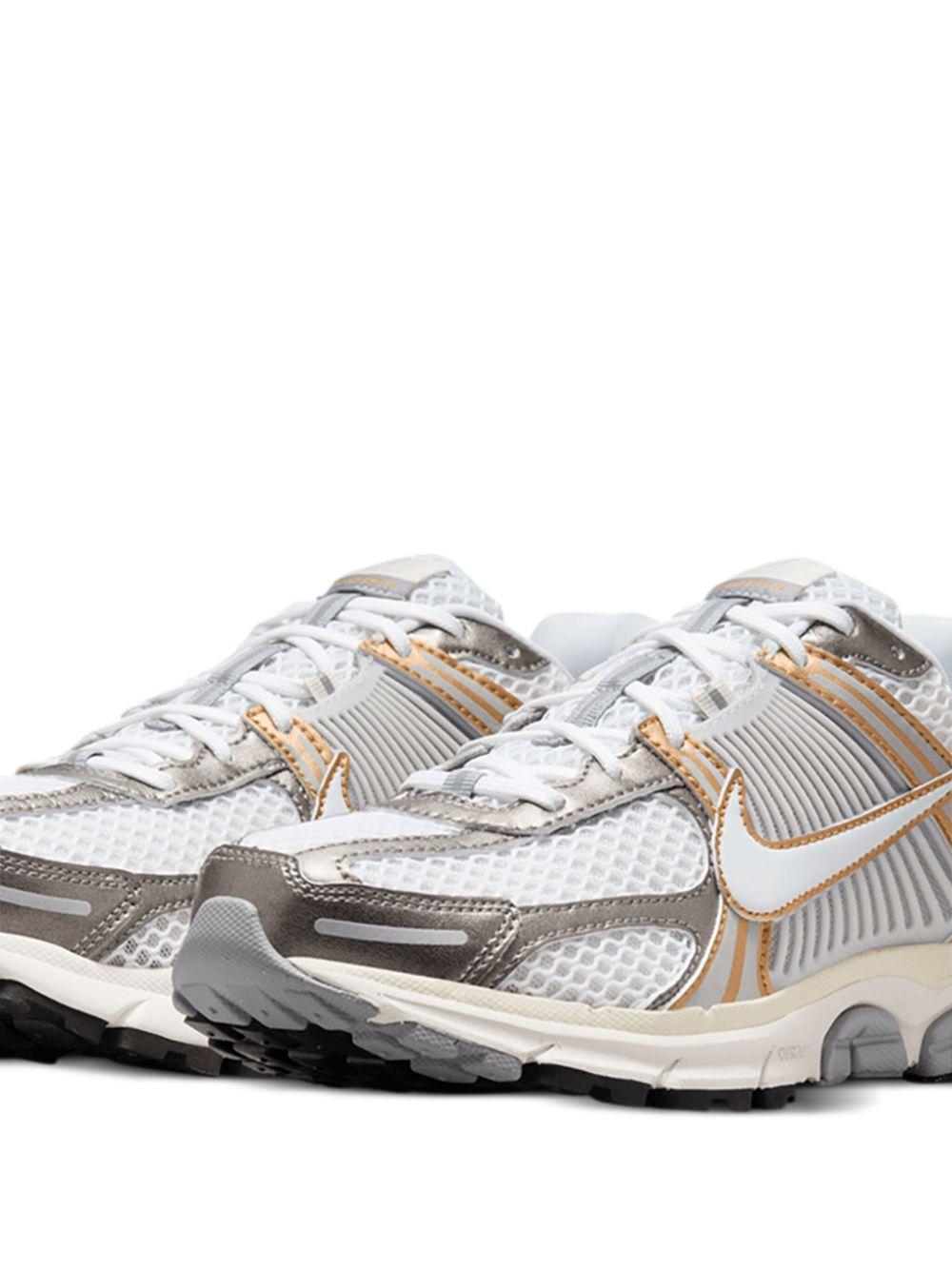 NIKE Zoom Vomero 5 "platinumtint/metallic Gold" Sneakers In Silver/white/grey Product Image