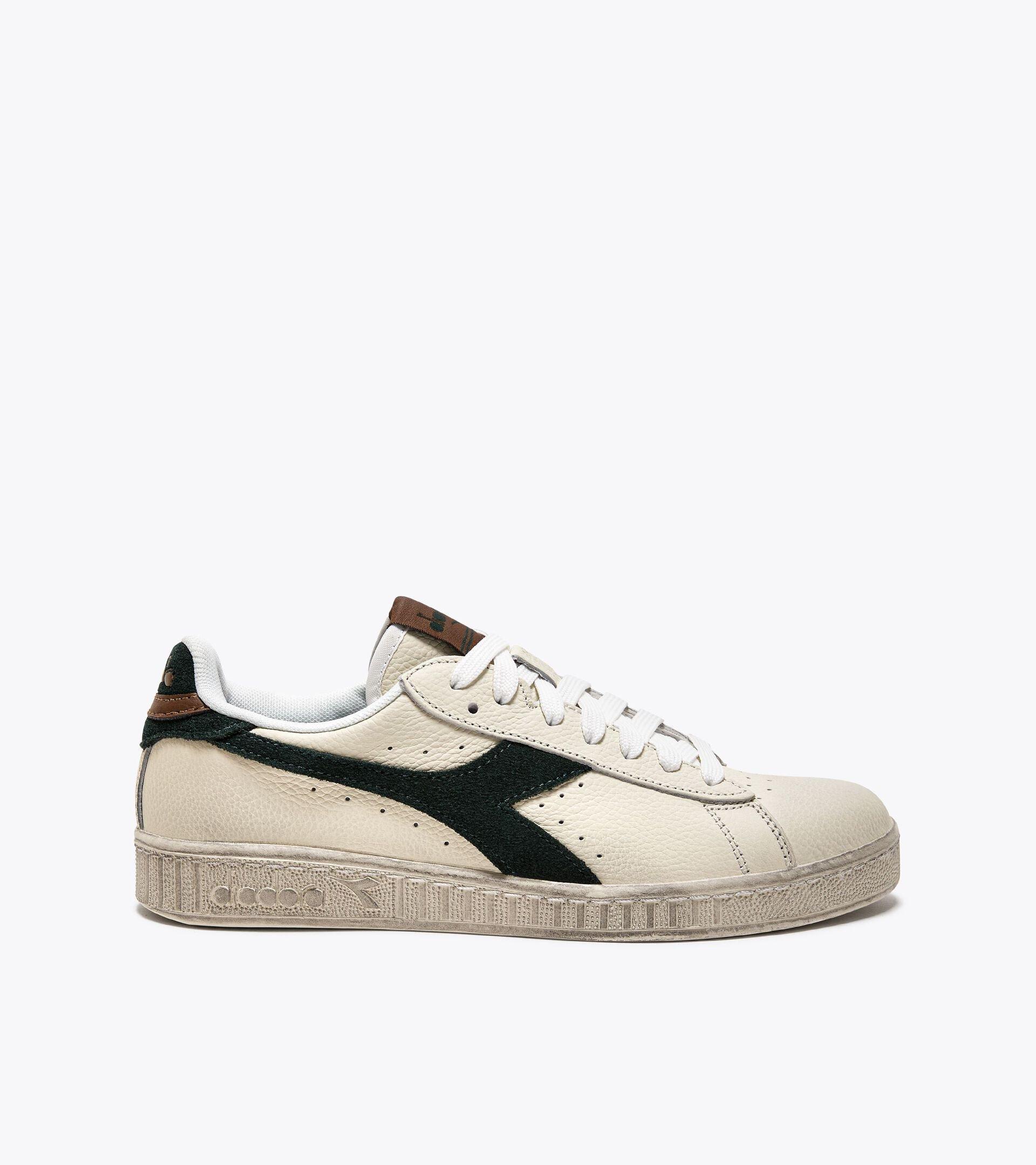 GAME L LOW WAXED SUEDE POP Product Image