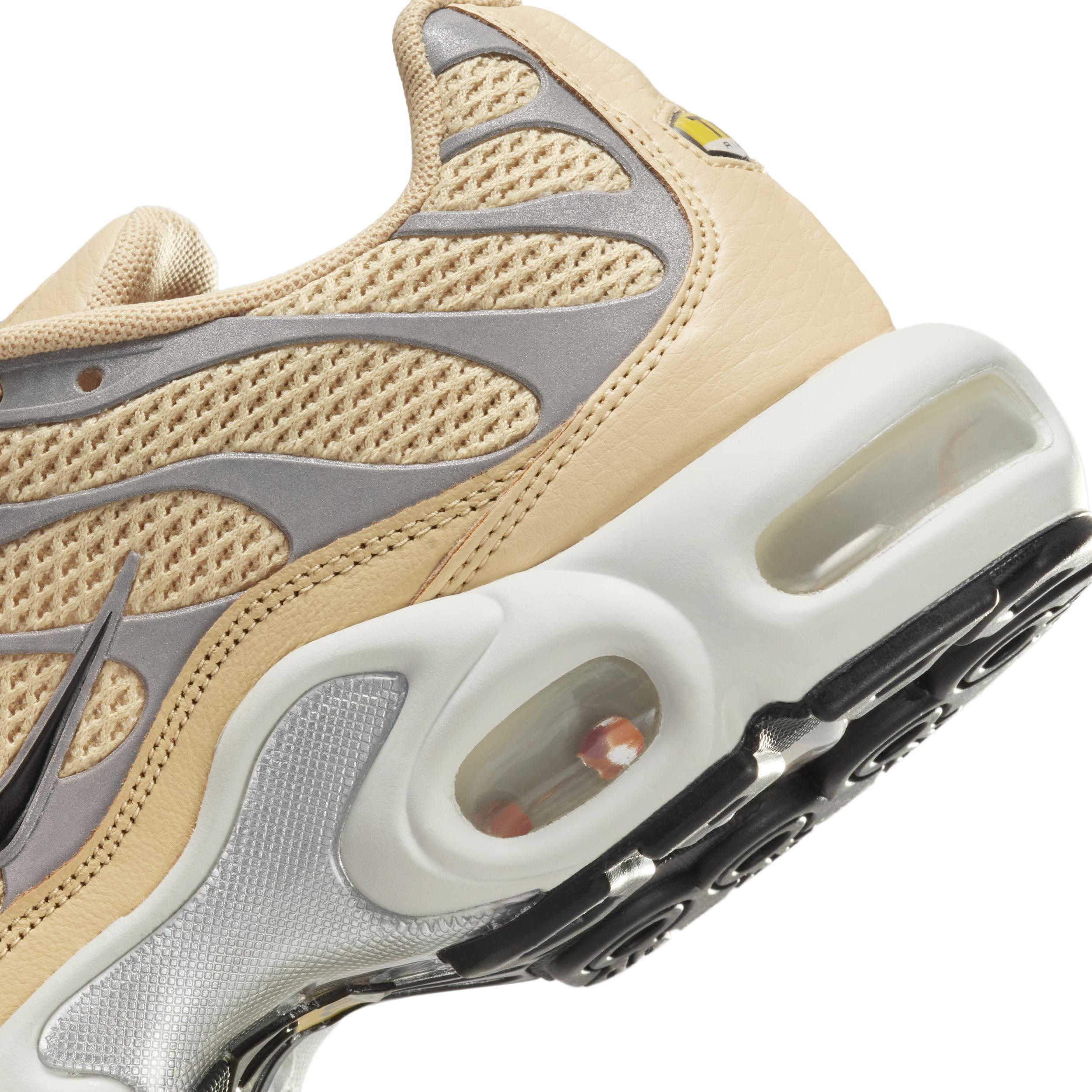 Nike Women's Air Max Plus Shoes Product Image