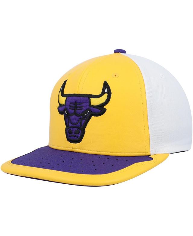 Mens Mitchell & Ness Yellow Chicago Bulls Day One Snapback Hat - Yellow Product Image