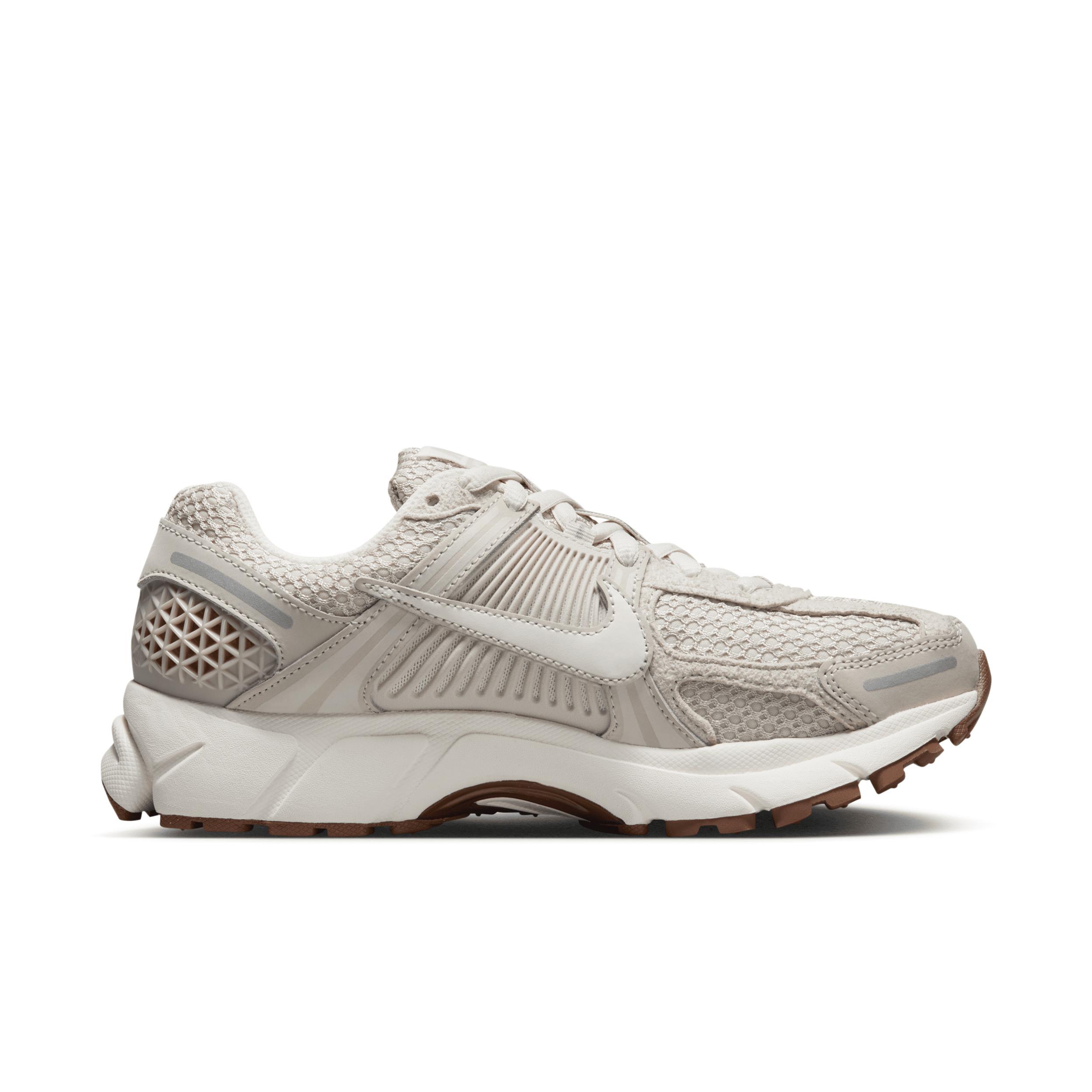 Nike Women's Zoom Vomero 5 Shoes Product Image