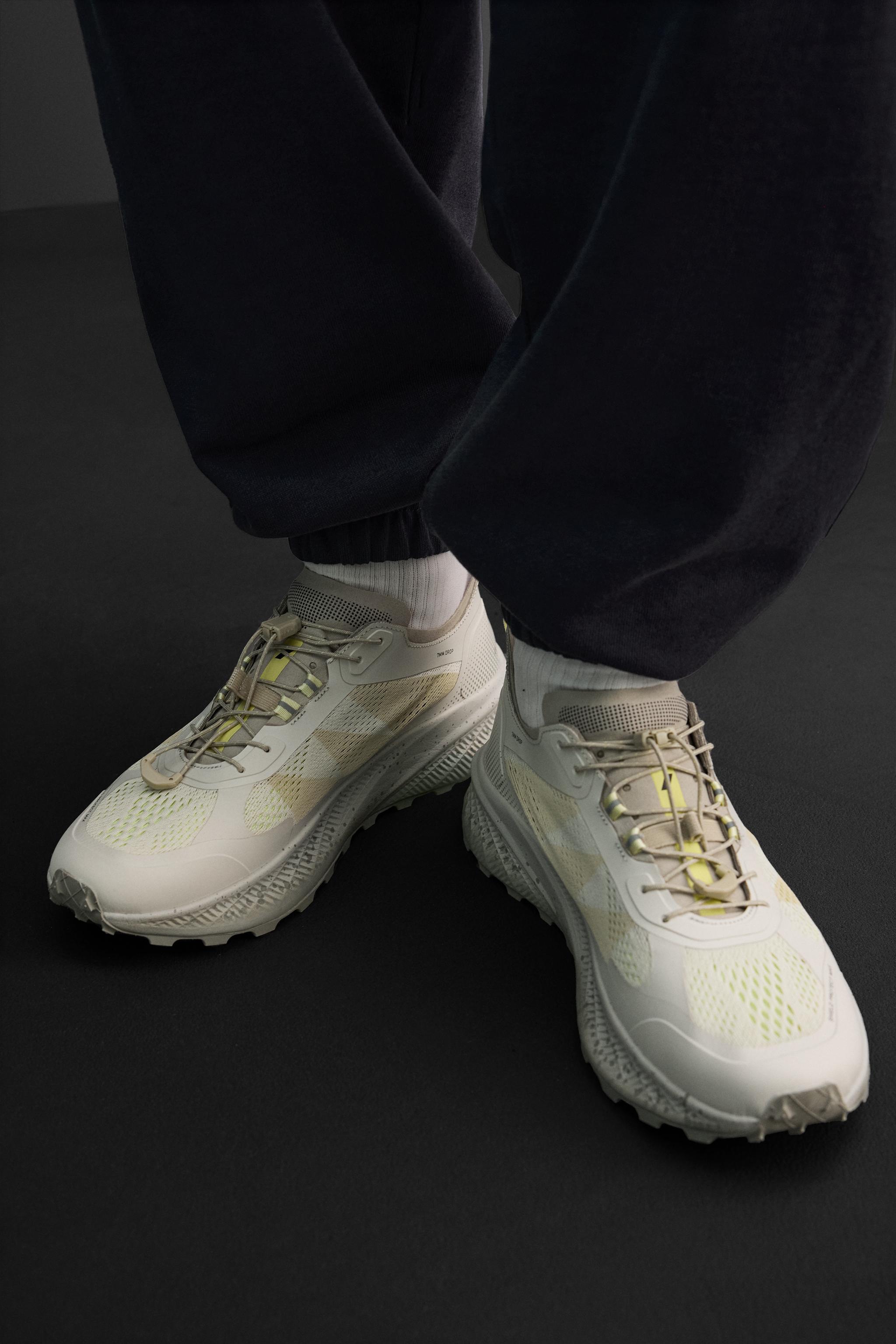 RUNNING SNEAKERS Product Image