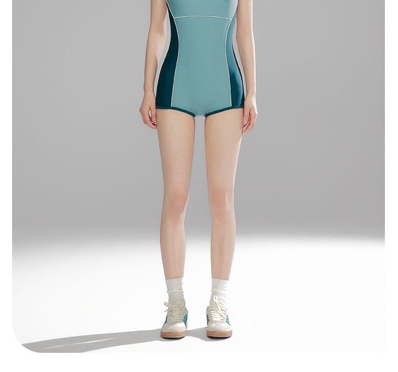 Sleeveless Color Block Swimsuit Product Image