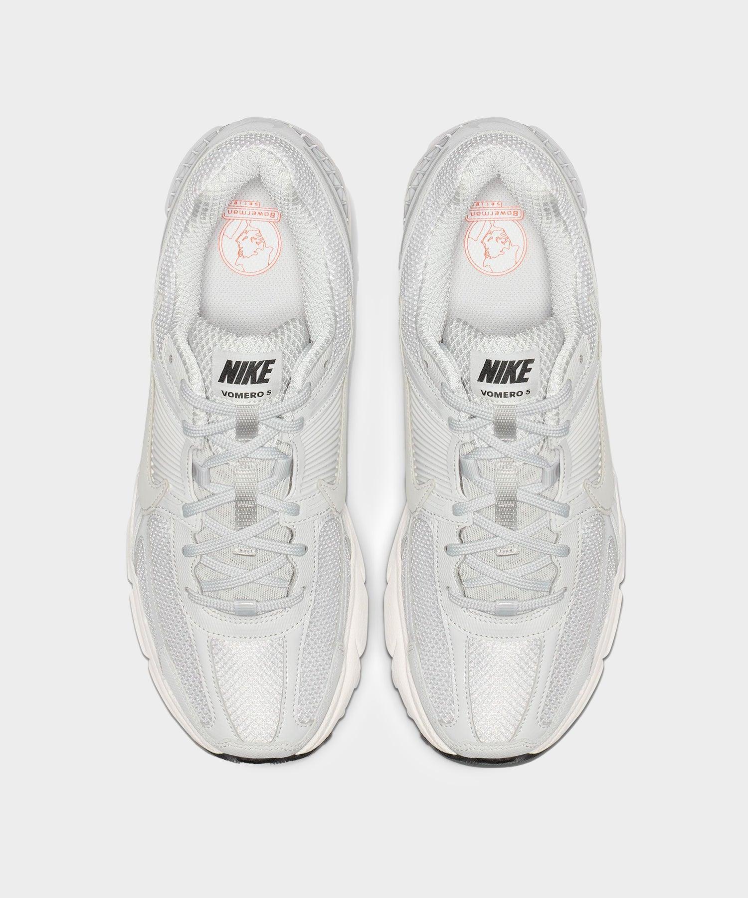 Nike Zoom Vomero 5 in White Product Image