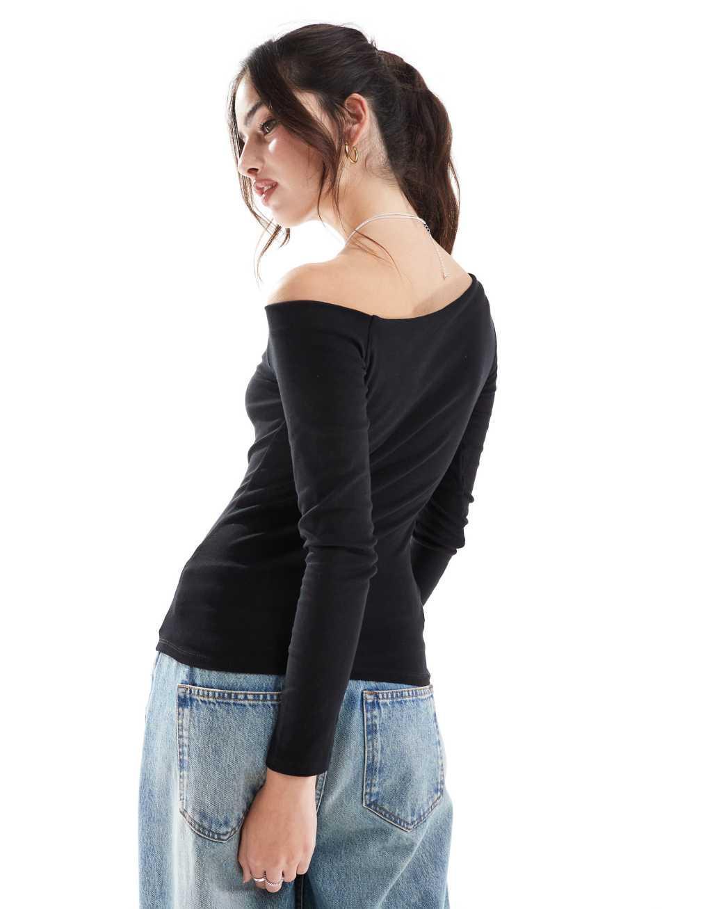 Stradivarius asymmetric long sleeve top in black Product Image