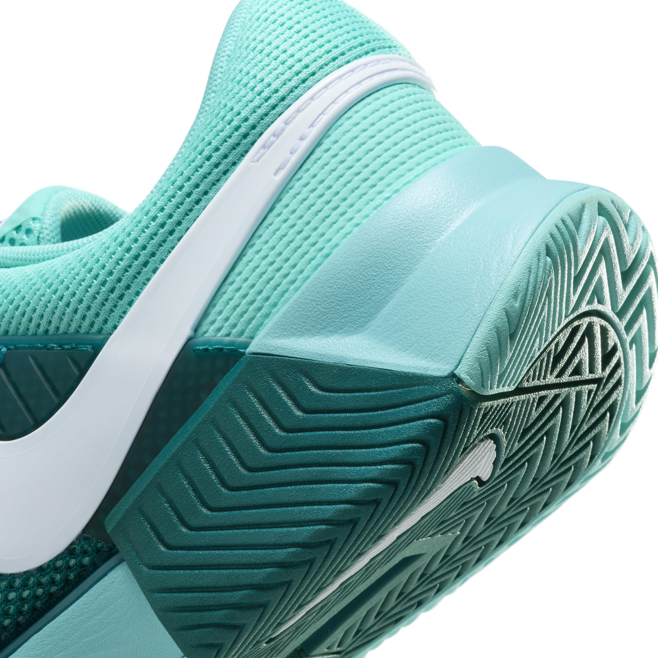 Nike Women's GP Challenge 1 "Naomi Osaka" Premium Hard Court Tennis Shoes Product Image