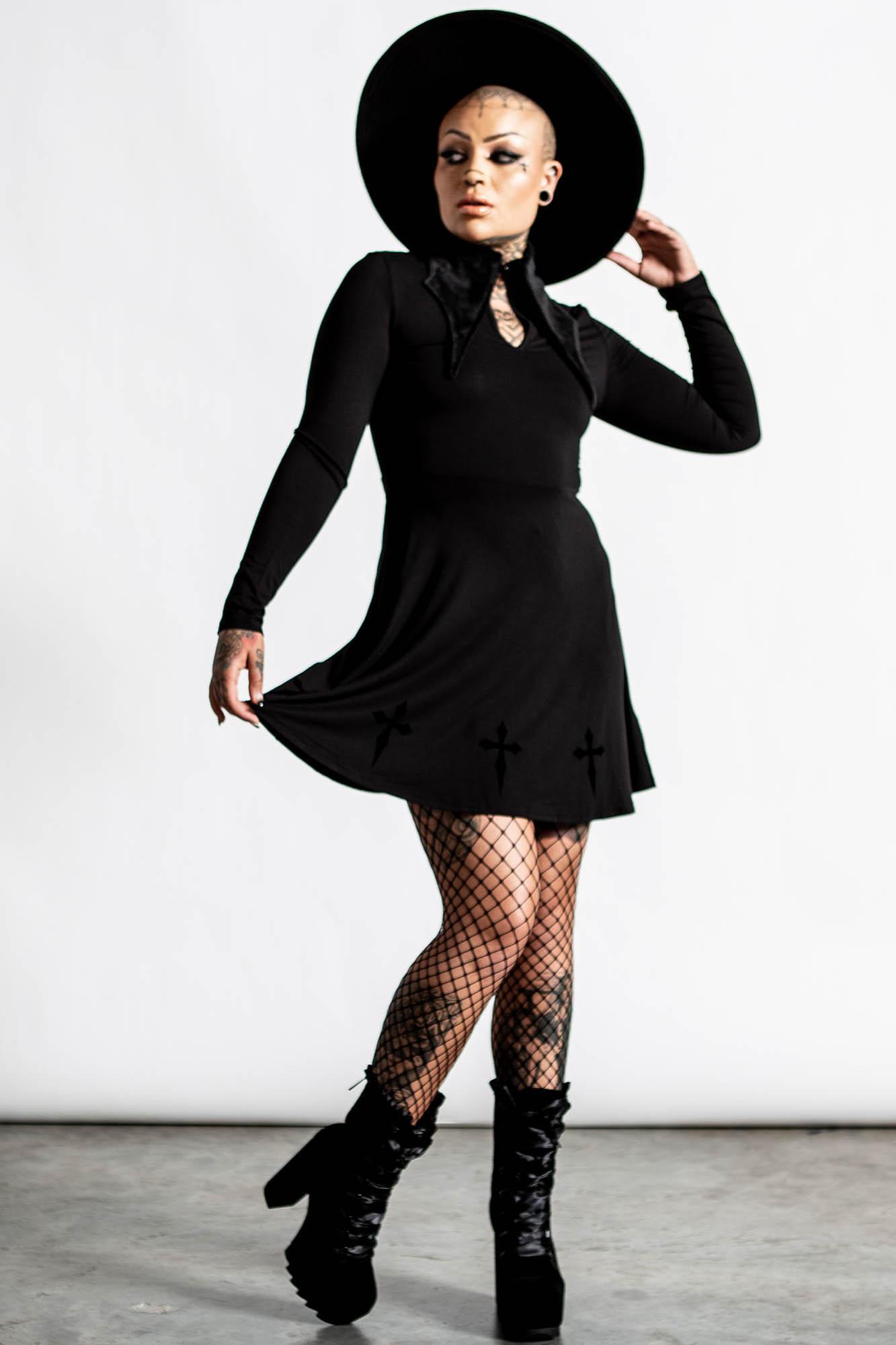 Elissabat Collar Dress Female Product Image