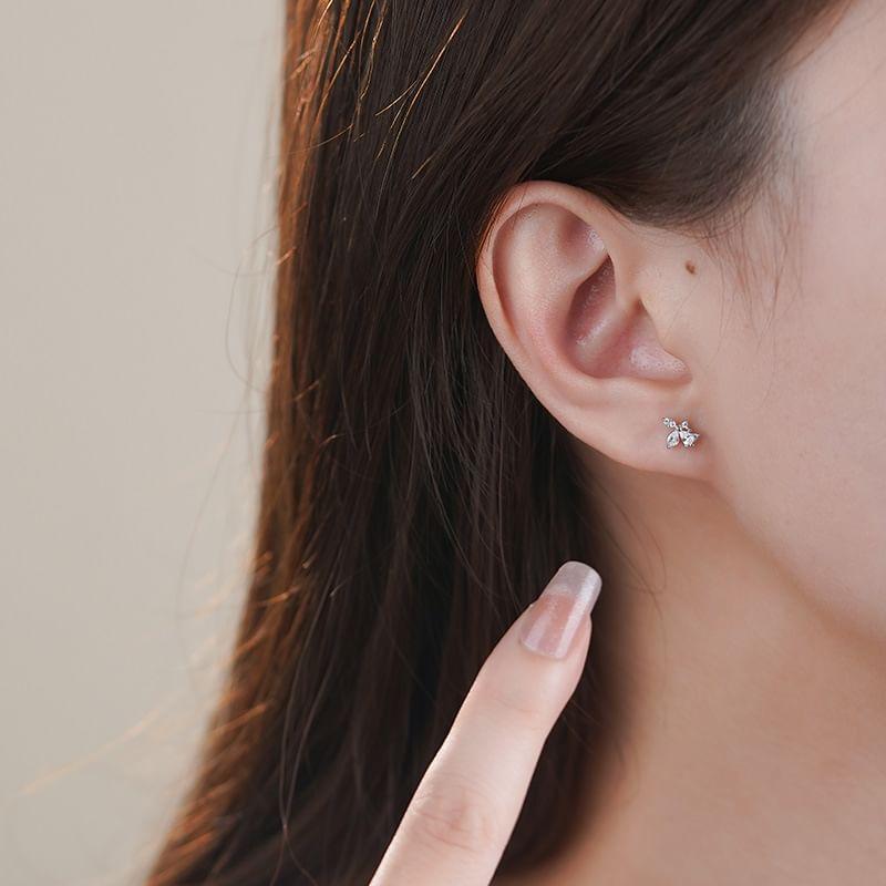 S999 Sterling Silver Rhinestone Floral Stud Earring Product Image