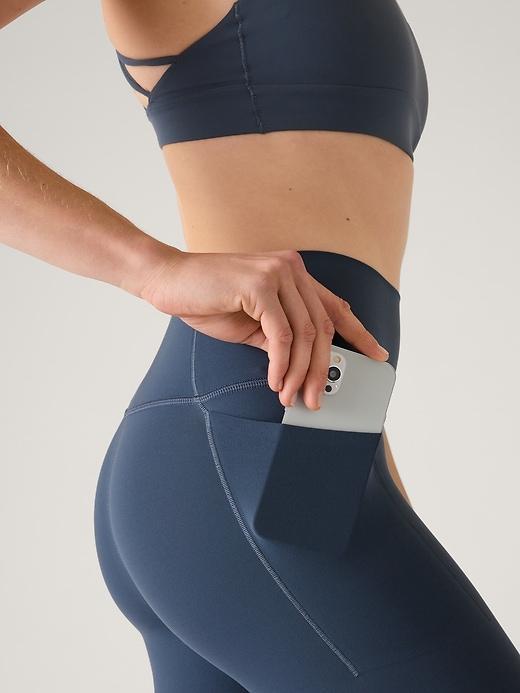 Transcend Stash Leggings Product Image