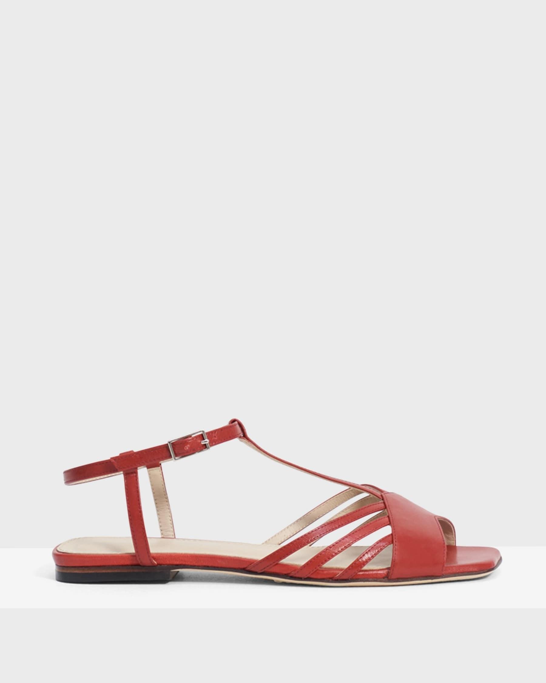 V Strap Sandal in Leather Product Image