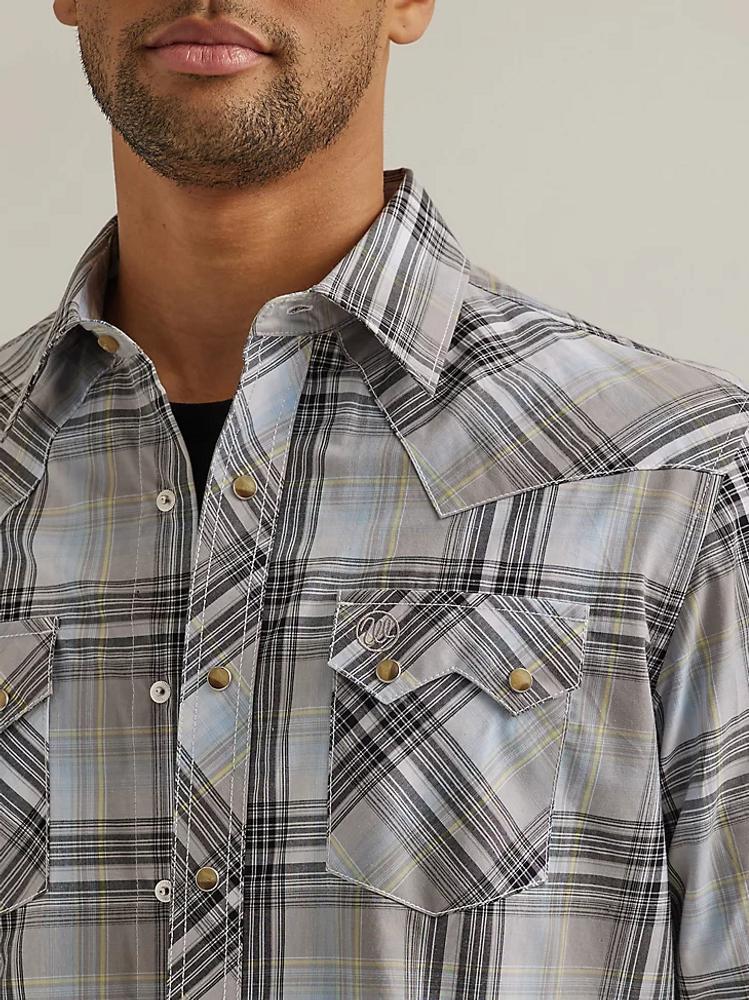 Wrangler Retro® Men's L/S Modern Fit Stony Grey Plaid Snap Shirt Product Image