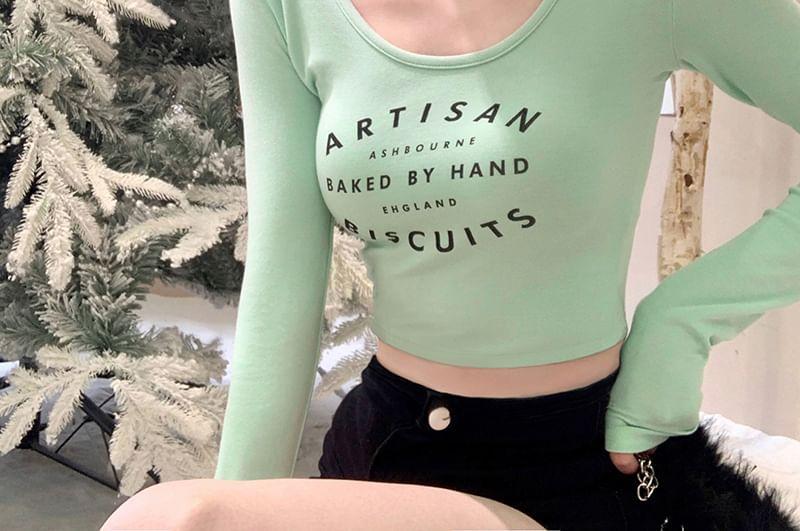 Long-Sleeve Scoop Neck Lettering Print Slim Fit Crop Tee Product Image